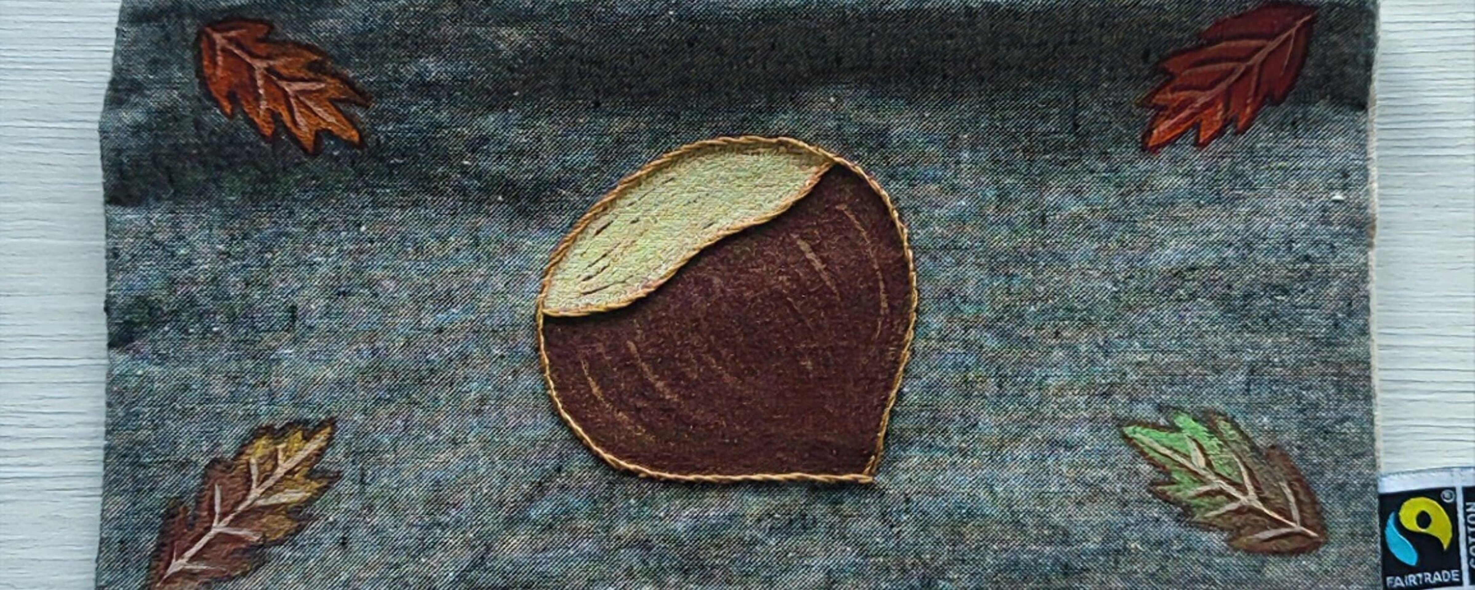 Set de bolso tote y neceser con diseño otoñal de castañas y hojas, pintado y bor - 2