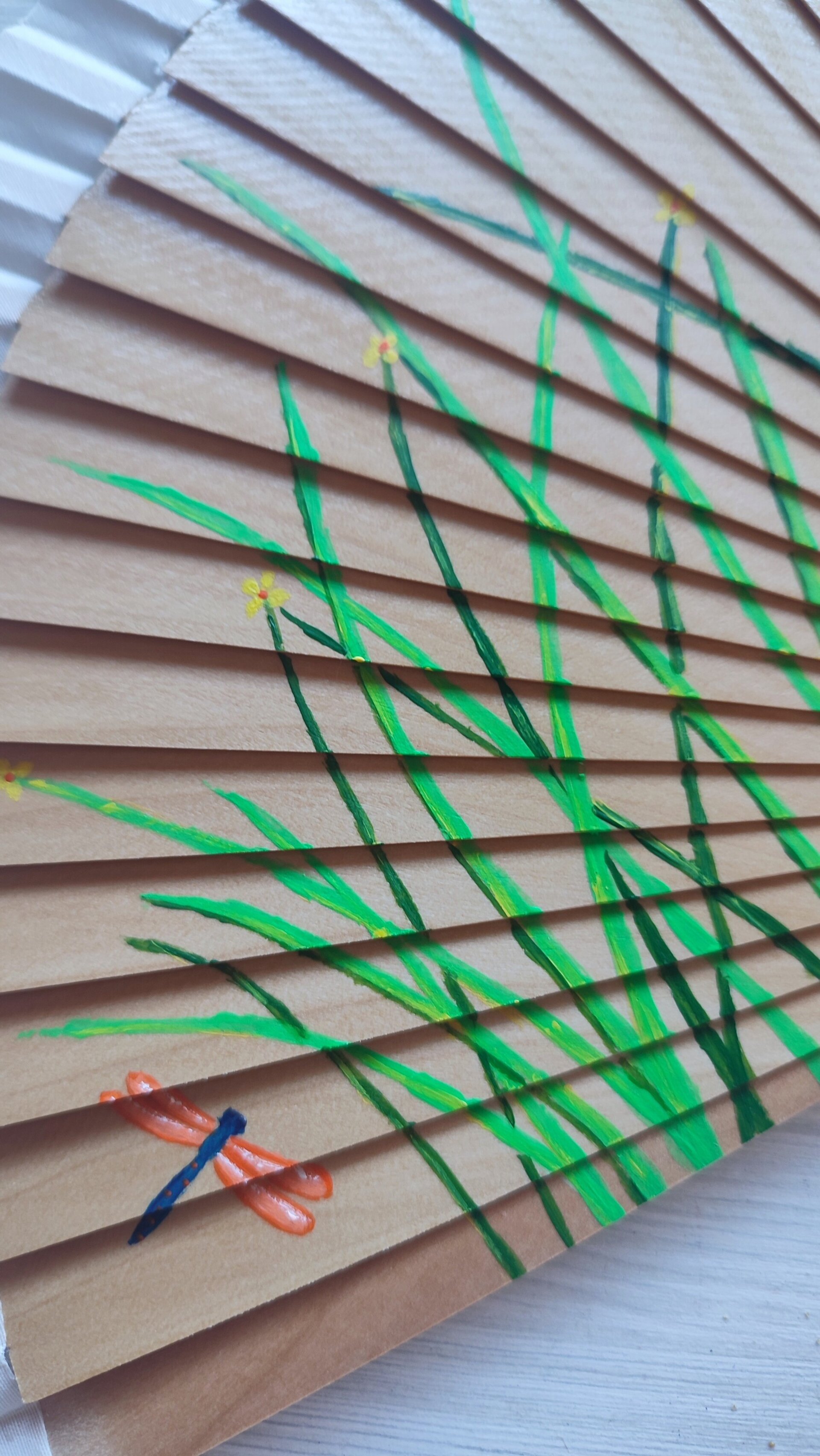 Abanico pintado a mano con libélulas y juncos - 4