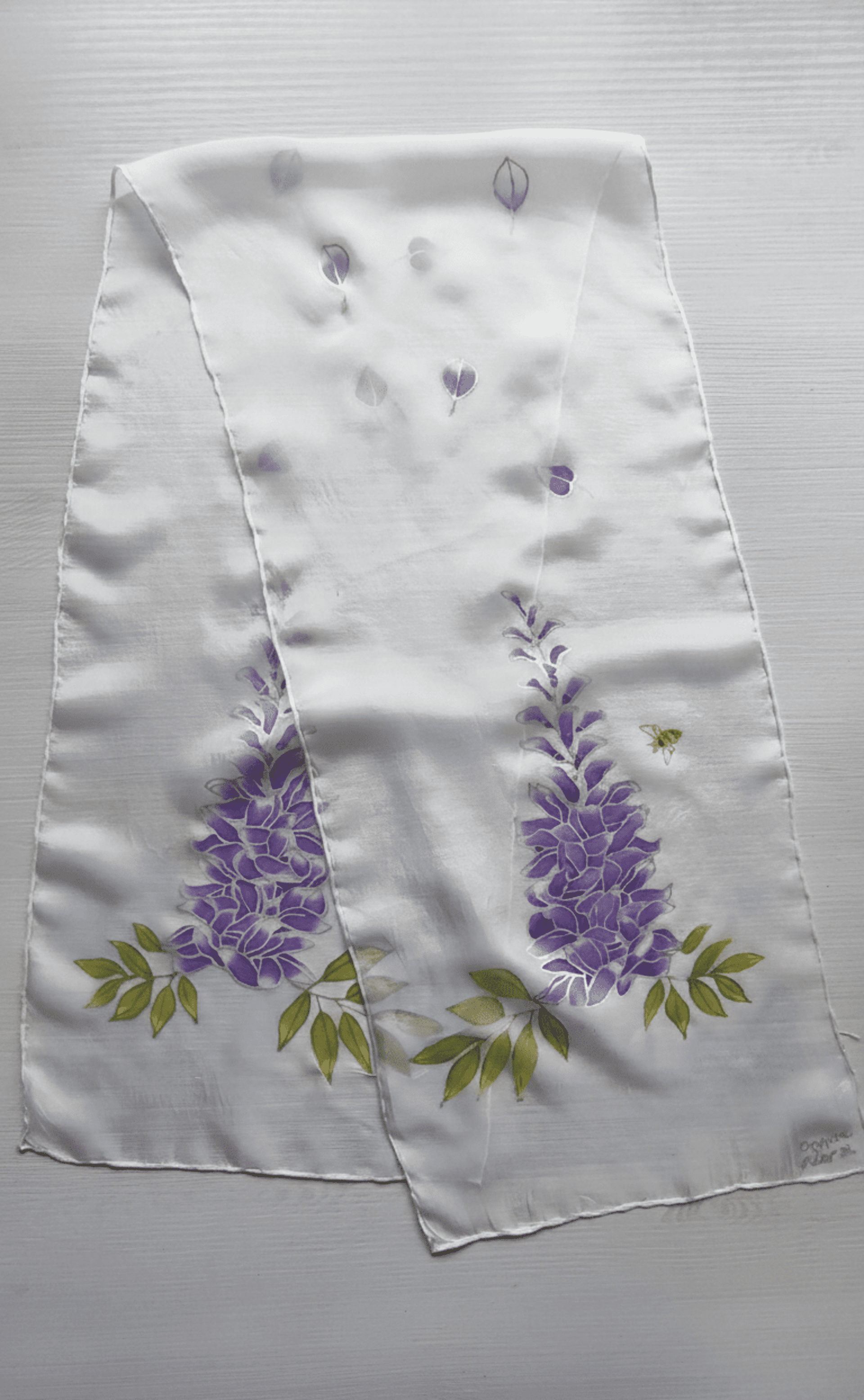 Fular de Seda "Fachada Bridgerton" – Pintado a Mano con Glicinias - 3