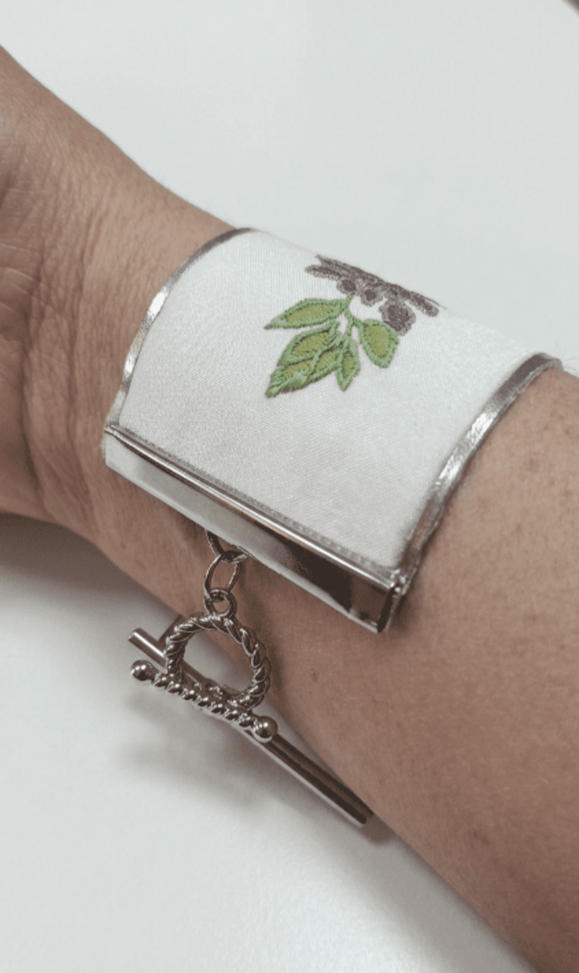 Pulsera Seda Natural Pintada a Mano • Estilo Bridgerton • Glicinias y Rodio - 5