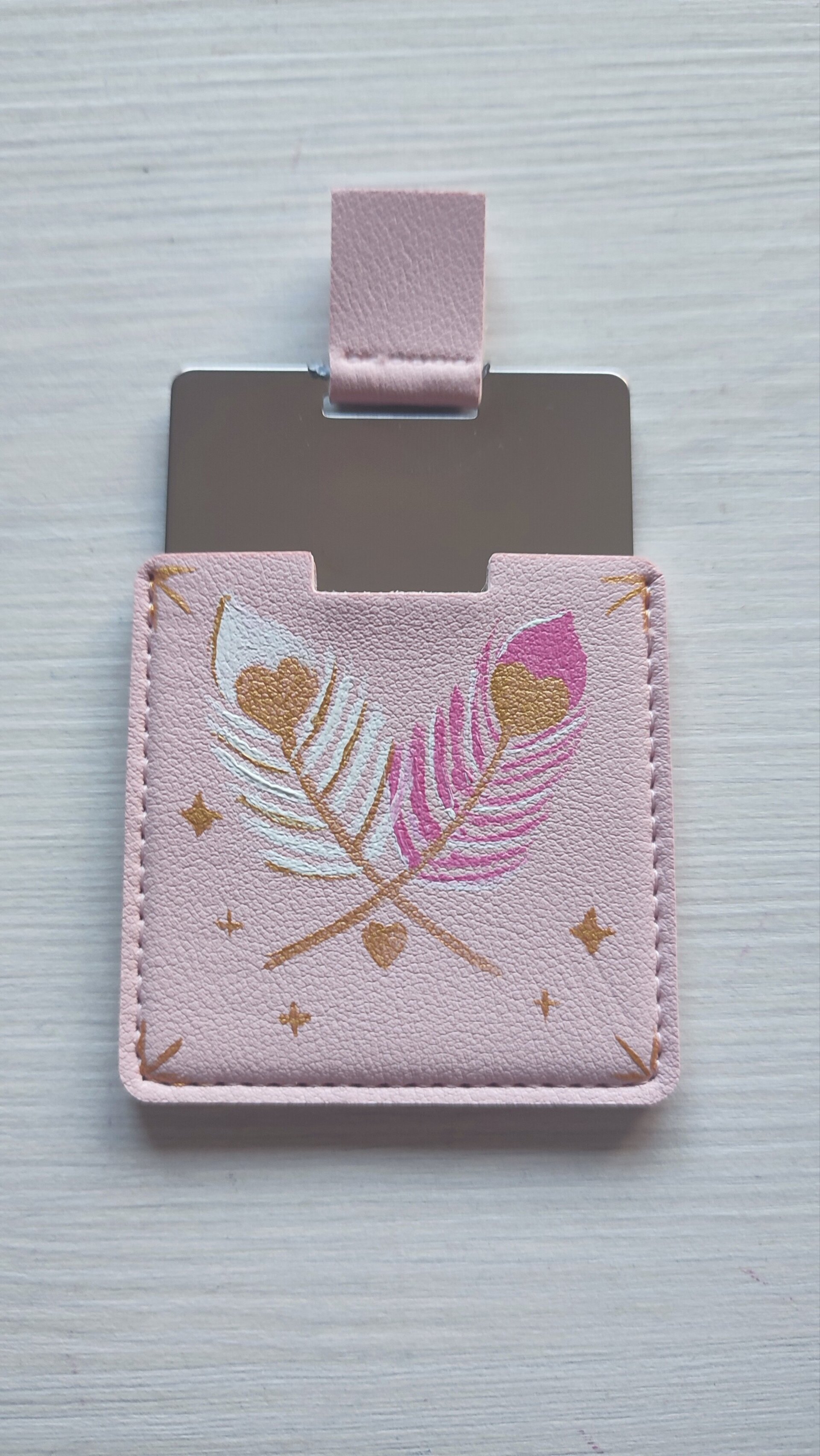 Set de Neceser y Espejo Pintados a Mano con Plumas de Corazón y Perlas Bordadas - 5