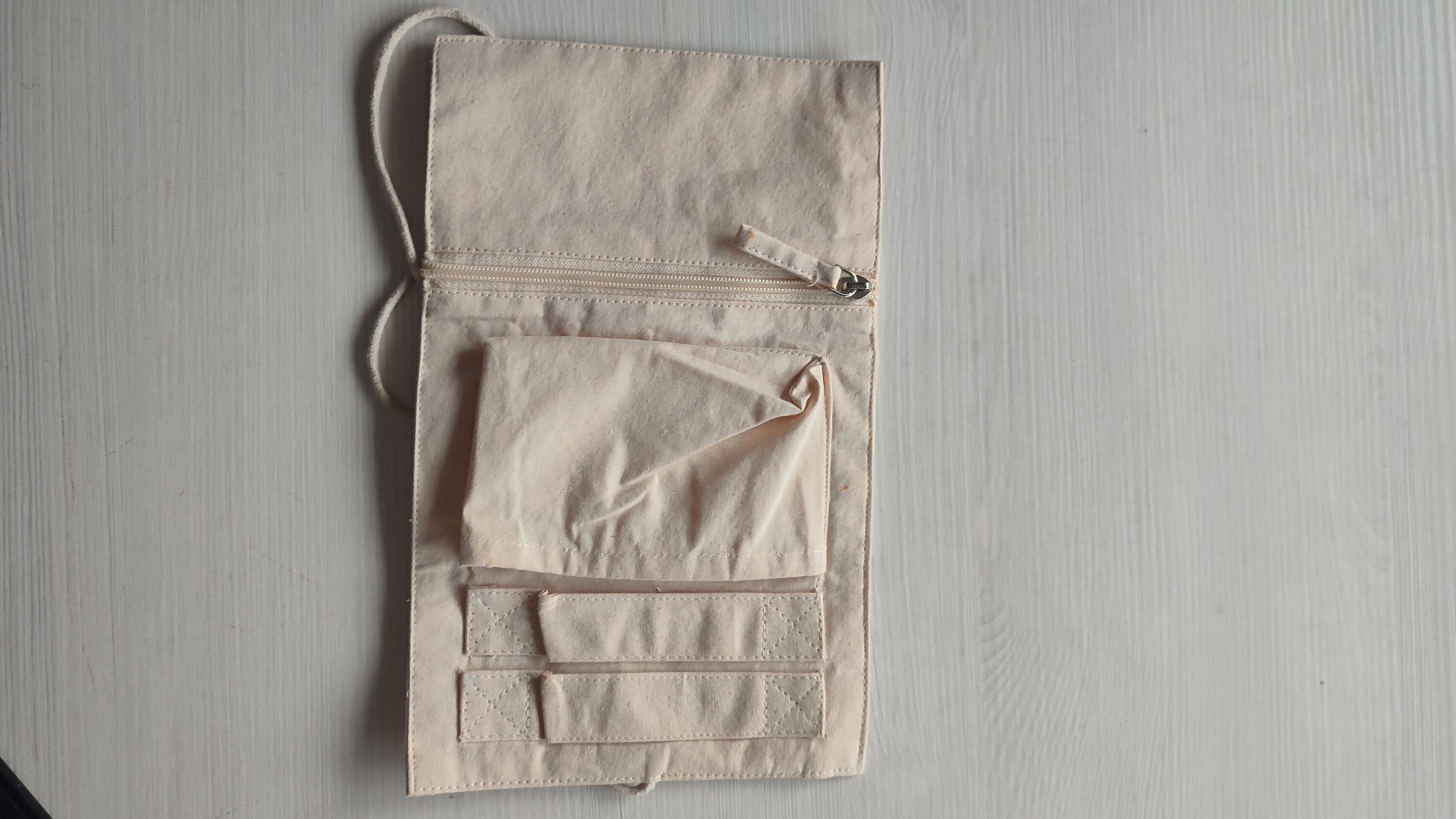 Joyero de Viaje Pintado a Mano con Flores y bordado con Lentejuelas - 4