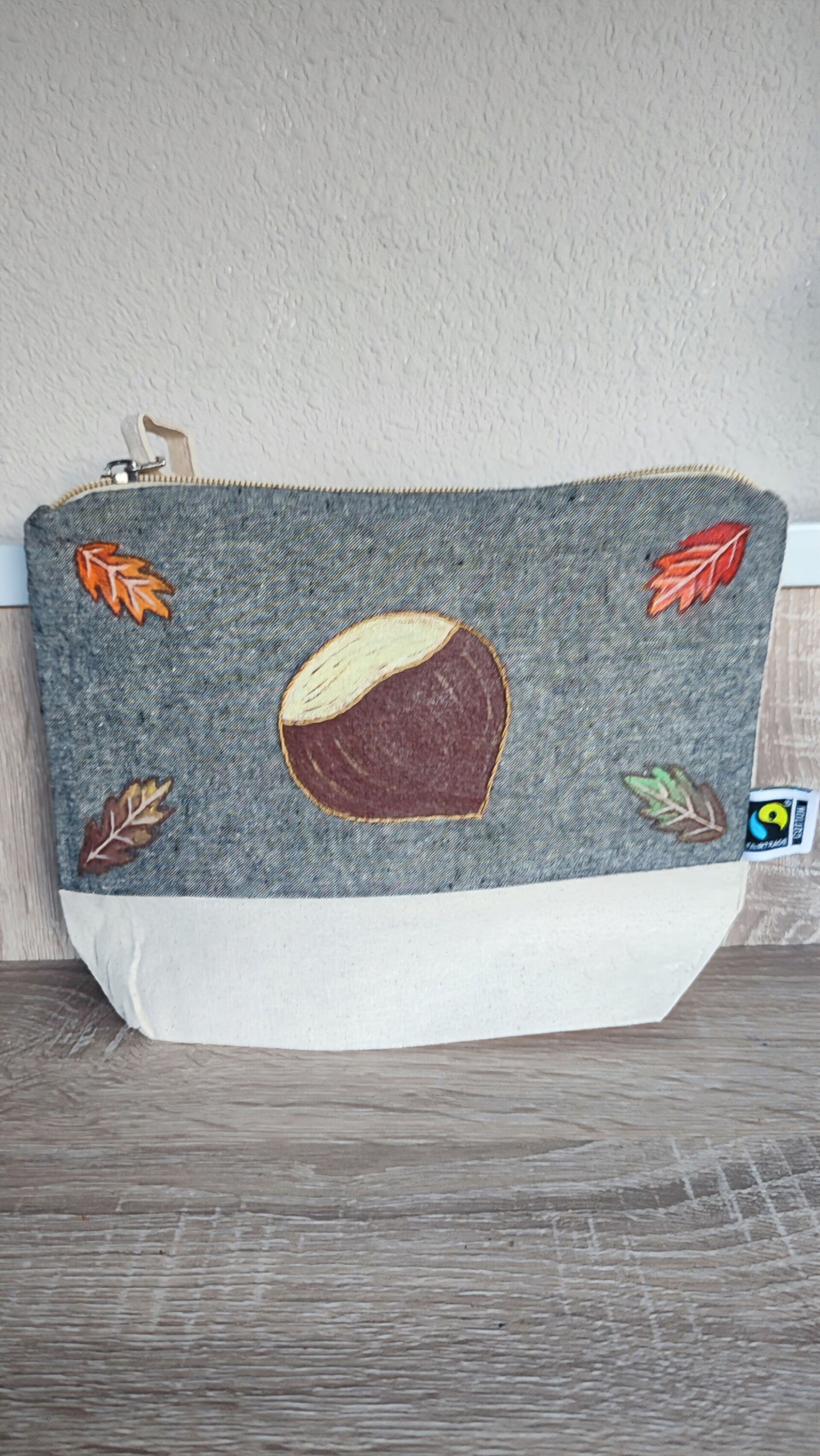 Set de bolso tote y neceser con diseño otoñal de castañas y hojas, pintado y bor - 3