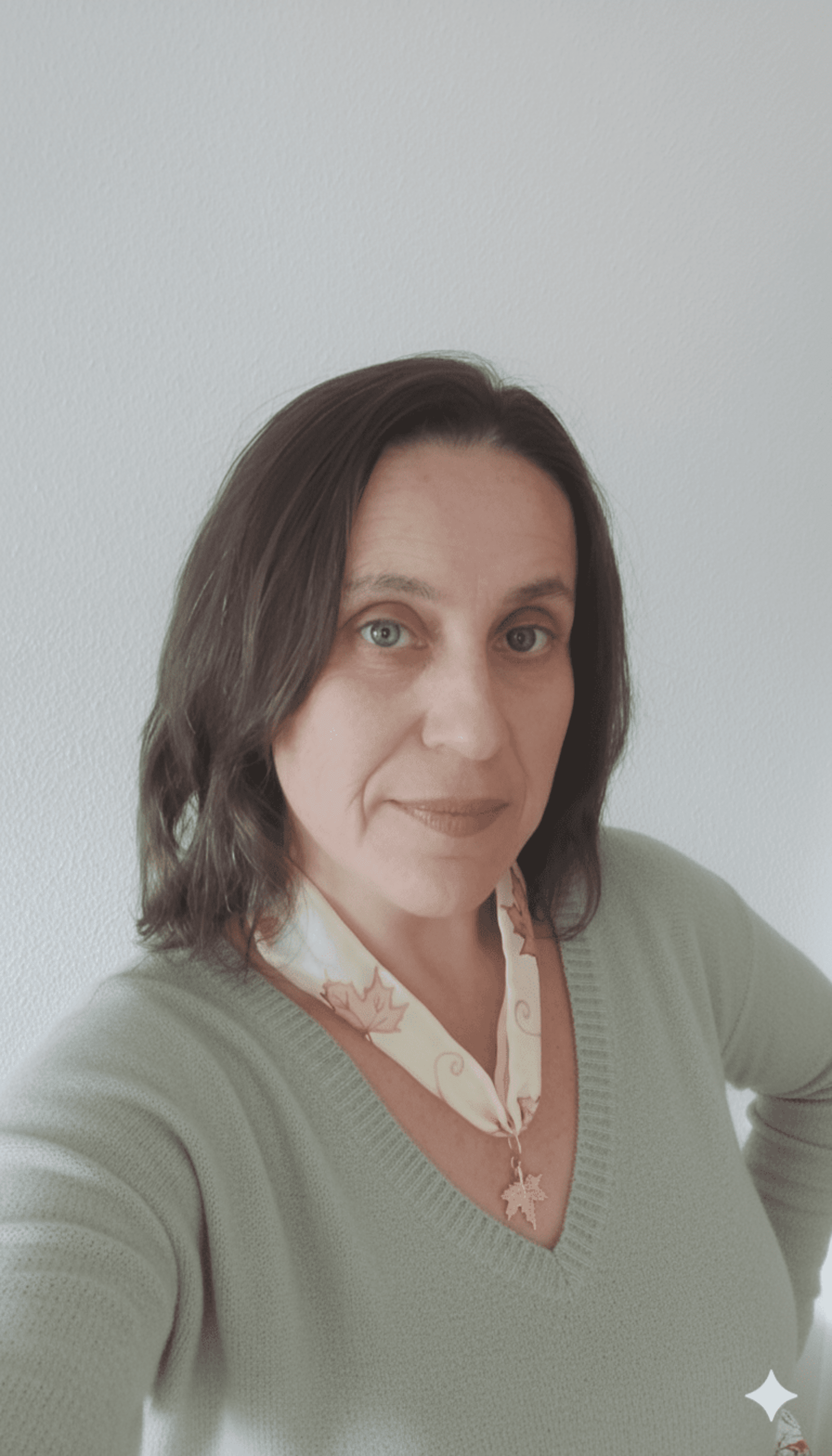 Gargantilla de seda pintada a mano con hoja chapada en oro - 2